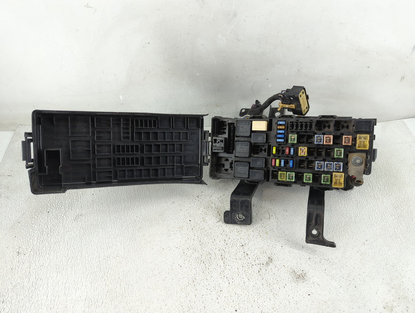 2006-2009 Mercury Milan Fusebox Fuse Box Panel Relay Module Fits Fits 2006 2007 2008 2009 OEM Used Auto Parts - Oemusedautop