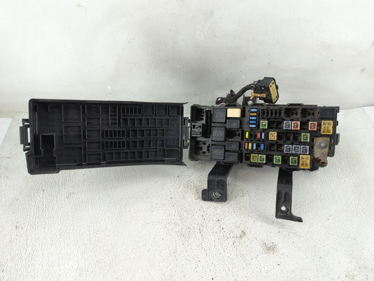 2006-2009 Mercury Milan Fusebox Fuse Box Panel Relay Module Fits Fits 2006 2007 2008 2009 OEM Used Auto Parts