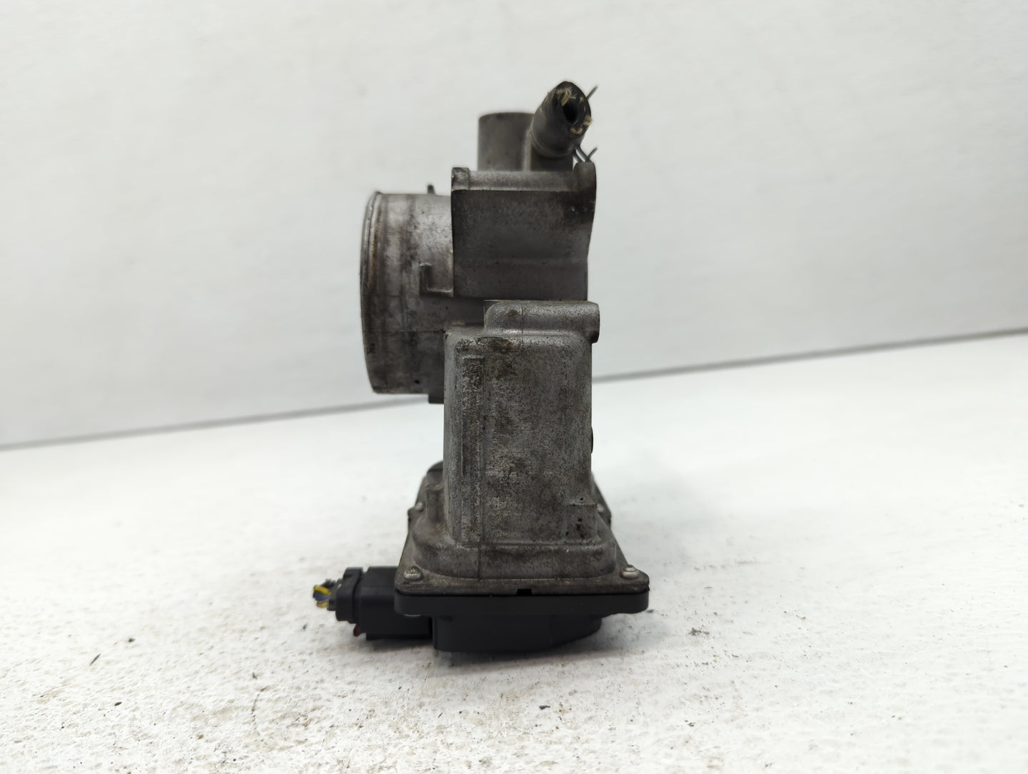 2006-2009 Mercury Milan Throttle Body P/N:6E5G-A Fits Fits 2006 2007 2008 2009 OEM Used Auto Parts - Oemusedautoparts1.com