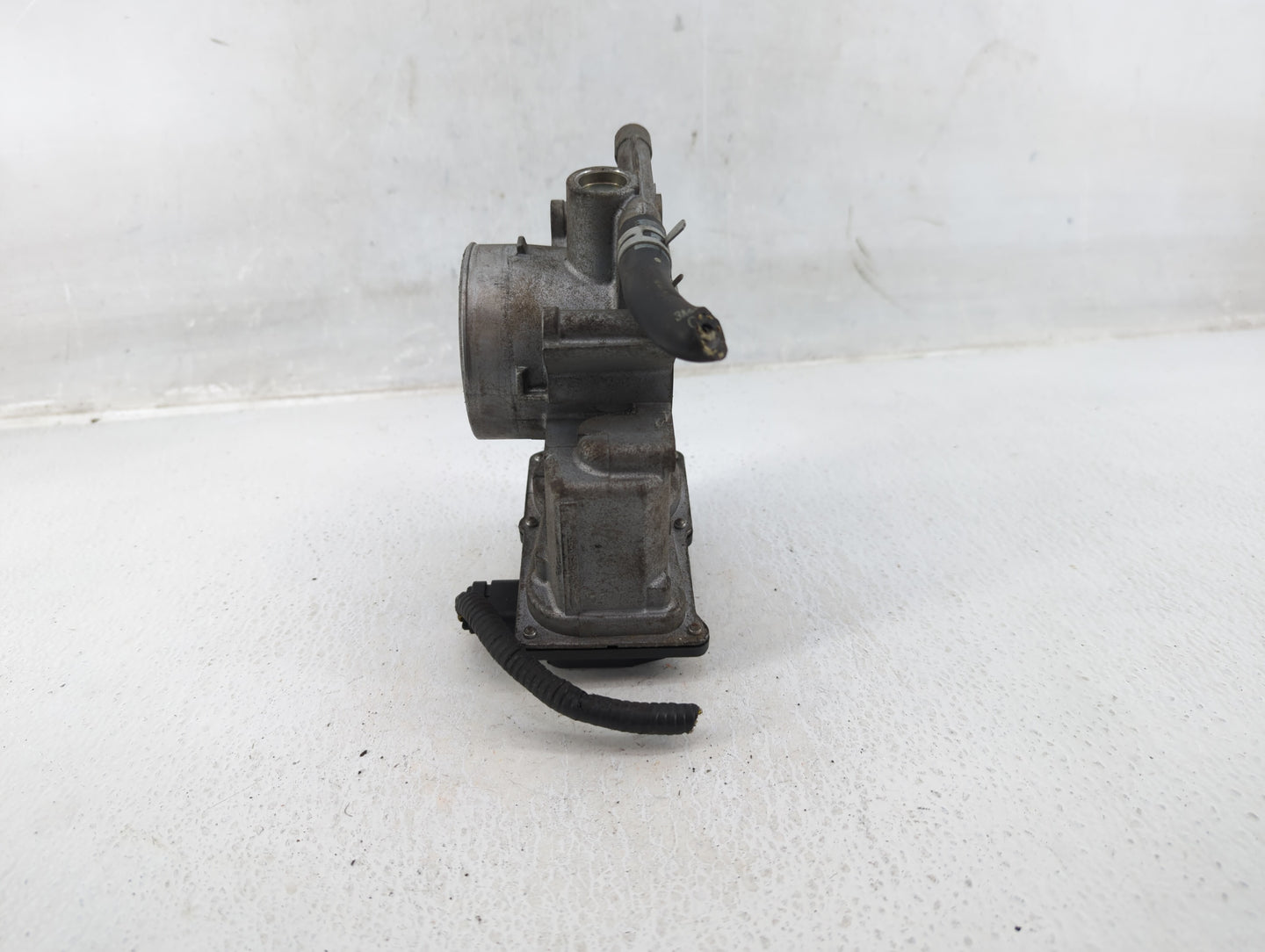 2006-2009 Mercury Milan Throttle Body P/N:6E5G-A Fits Fits 2006 2007 2008 2009 OEM Used Auto Parts - Oemusedautoparts1.com