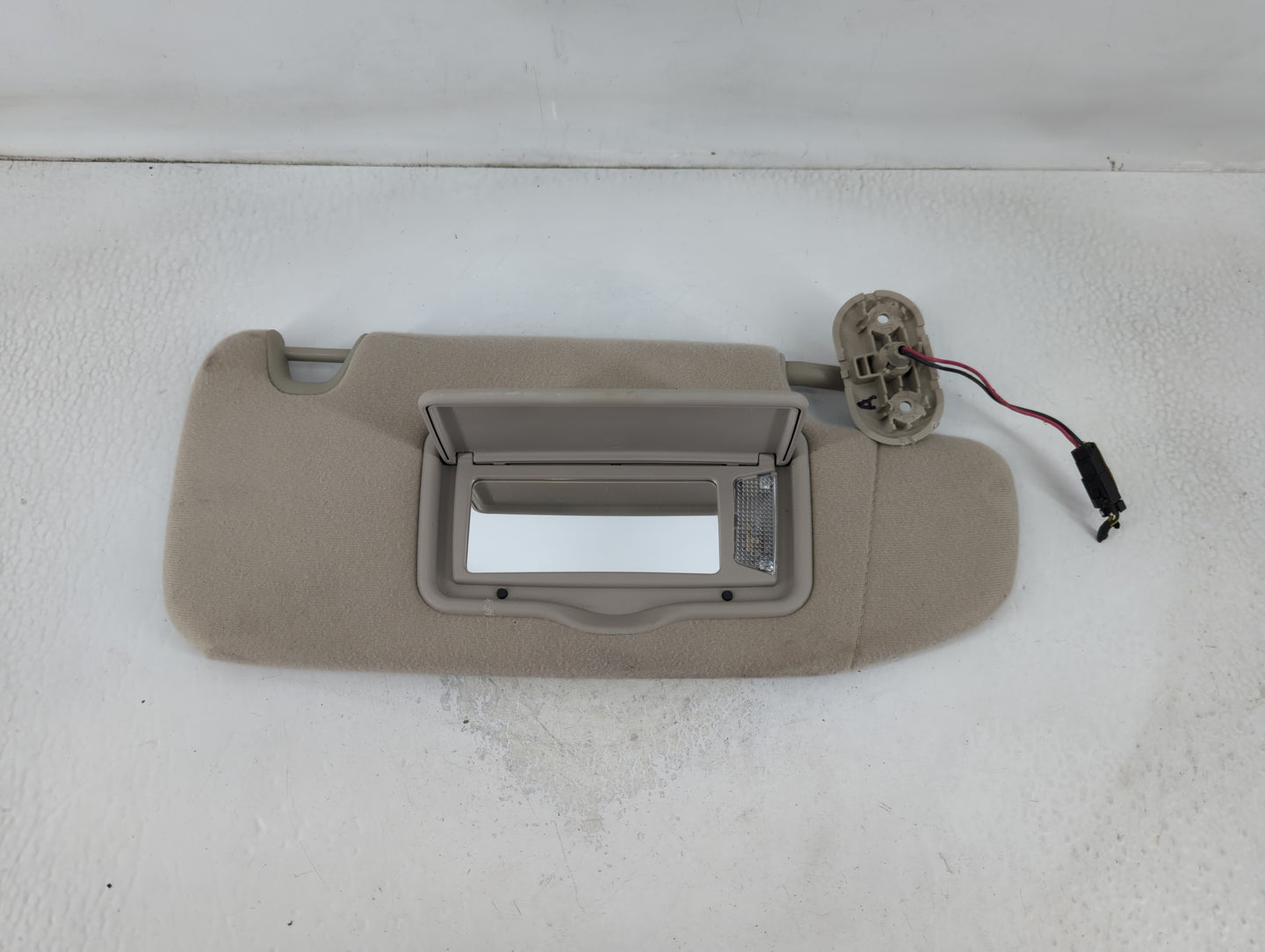 2006-2009 Mercury Milan Sun Visor Shade Replacement Passenger Right Mirror Fits Fits 2006 2007 2008 2009 OEM Used Auto Parts