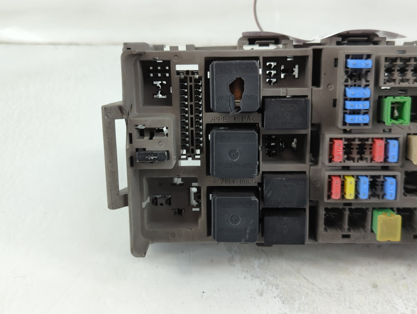 2006-2009 Mercury Milan Fusebox Fuse Box Panel Relay Module P/N:U1520428611791 Fits Fits 2006 2007 2008 2009 OEM Used Auto P