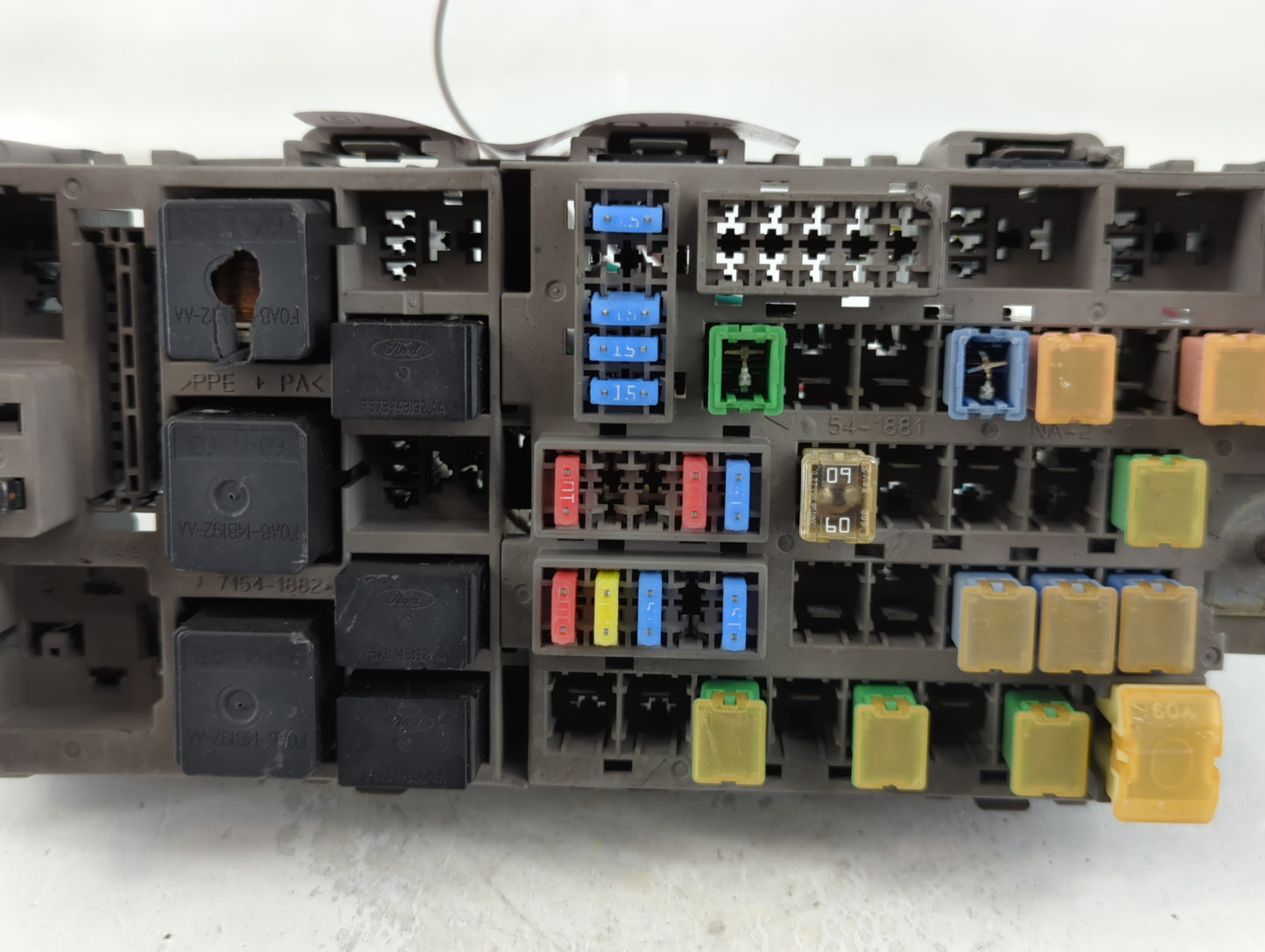 2006-2009 Mercury Milan Fusebox Fuse Box Panel Relay Module P/N:U1520428611791 Fits Fits 2006 2007 2008 2009 OEM Used Auto P