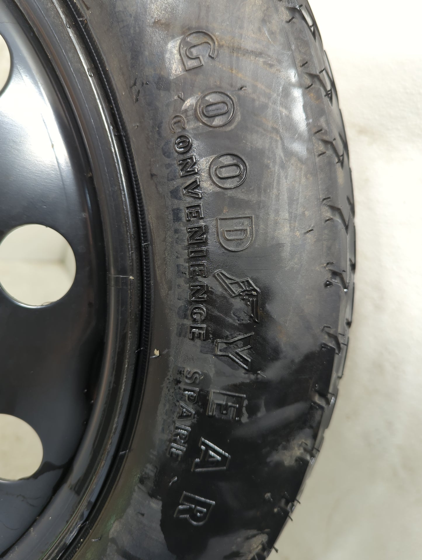 2007 Mercury Montego Spare Donut Tire Wheel Rim Oem 1374732 - Oemusedautoparts1.com