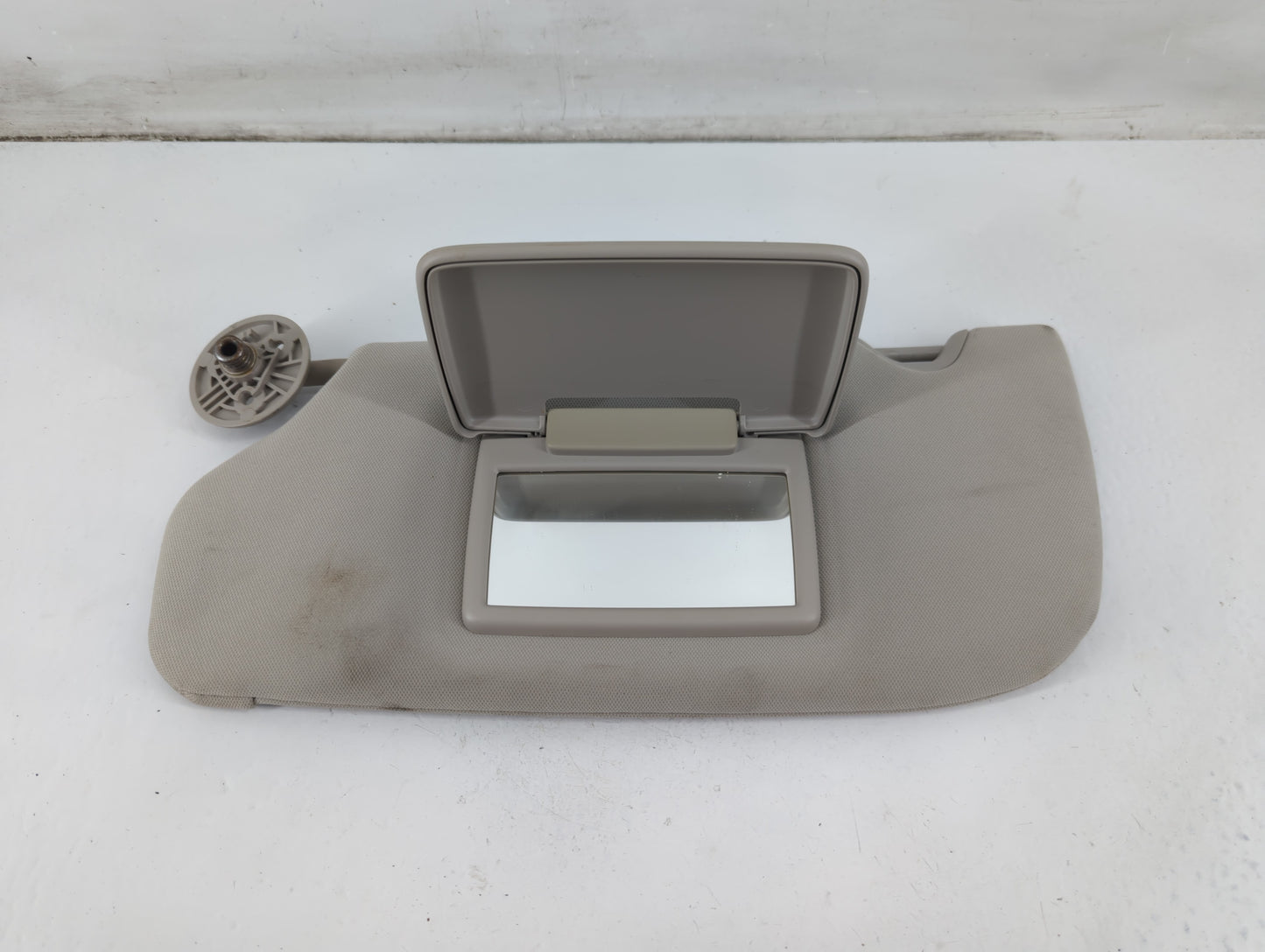 2007 Mercury Monterey Sun Visor Shade Replacement Passenger Right Mirror Fits OEM Used Auto Parts - Oemusedautoparts1.com