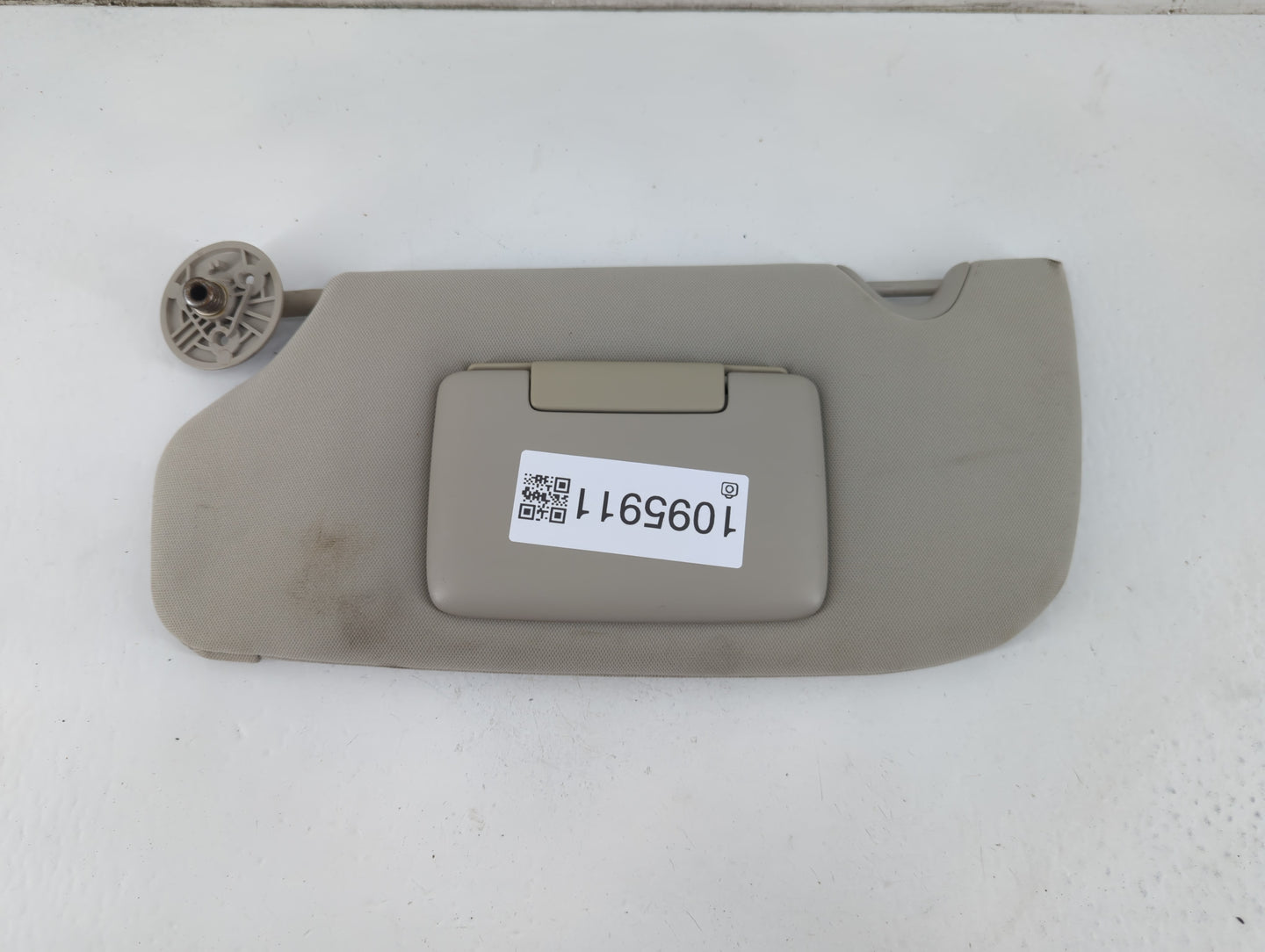 2007 Mercury Monterey Sun Visor Shade Replacement Passenger Right Mirror Fits OEM Used Auto Parts - Oemusedautoparts1.com