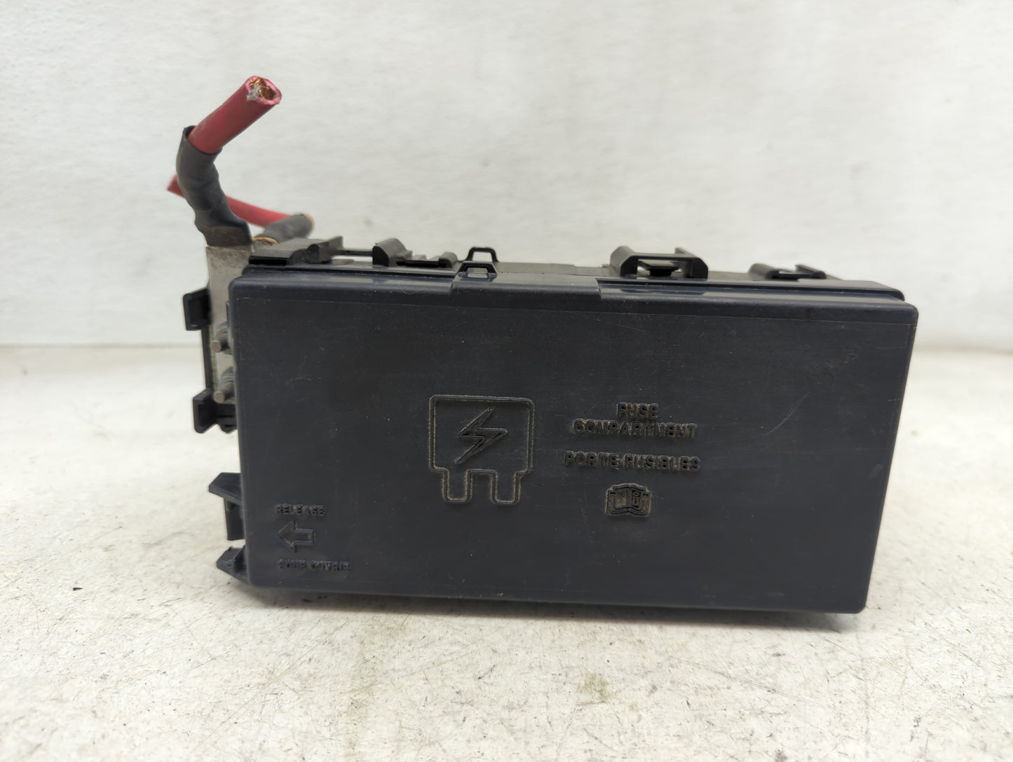 2002-2010 Mercury Mountaineer Fusebox Fuse Box Panel Relay Module P/N:8L8T-14B192-AA 4F1T-14B192-BA Fits OEM Used Auto Parts