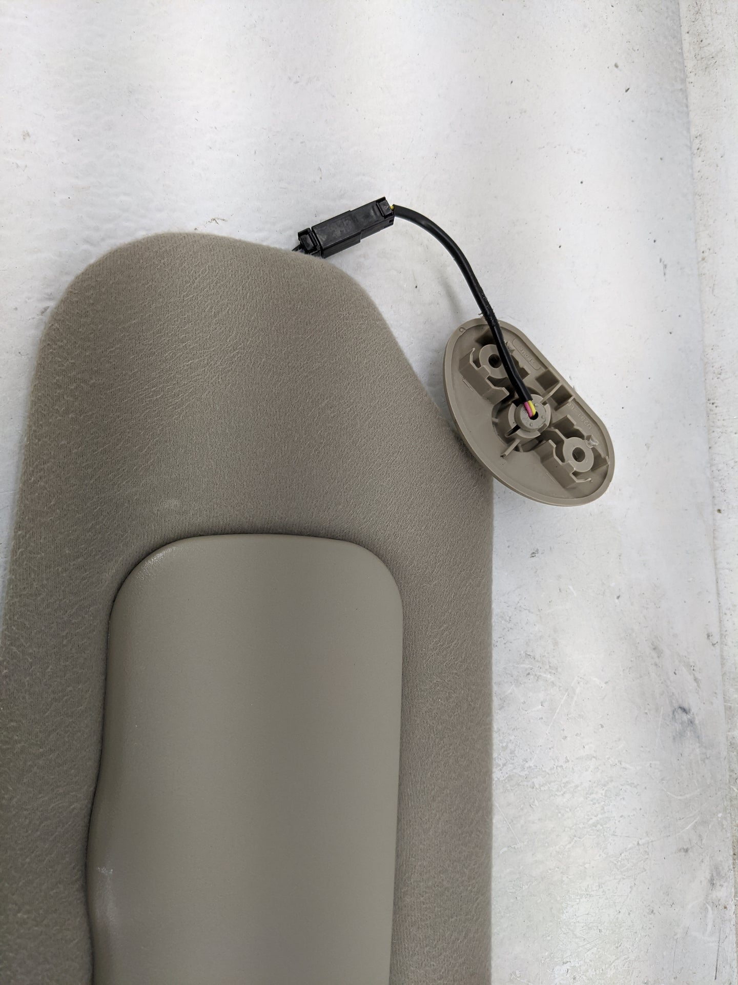 2006-2009 Mercury Mountaineer Sun Visor Shade Replacement Driver Left Mirror Fits Fits 2006 2007 2008 2009 OEM Used Auto Par
