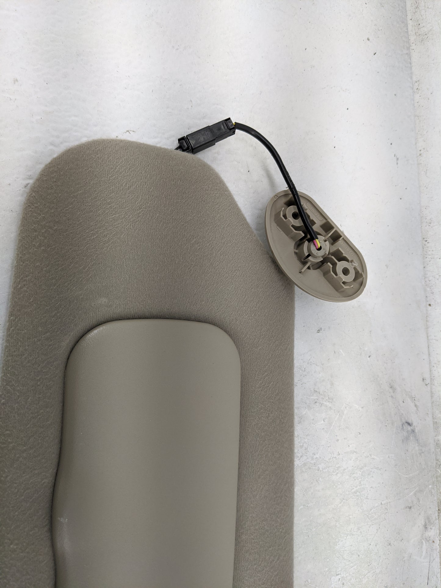2006-2009 Mercury Mountaineer Sun Visor Shade Replacement Driver Left Mirror Fits Fits 2006 2007 2008 2009 OEM Used Auto Par