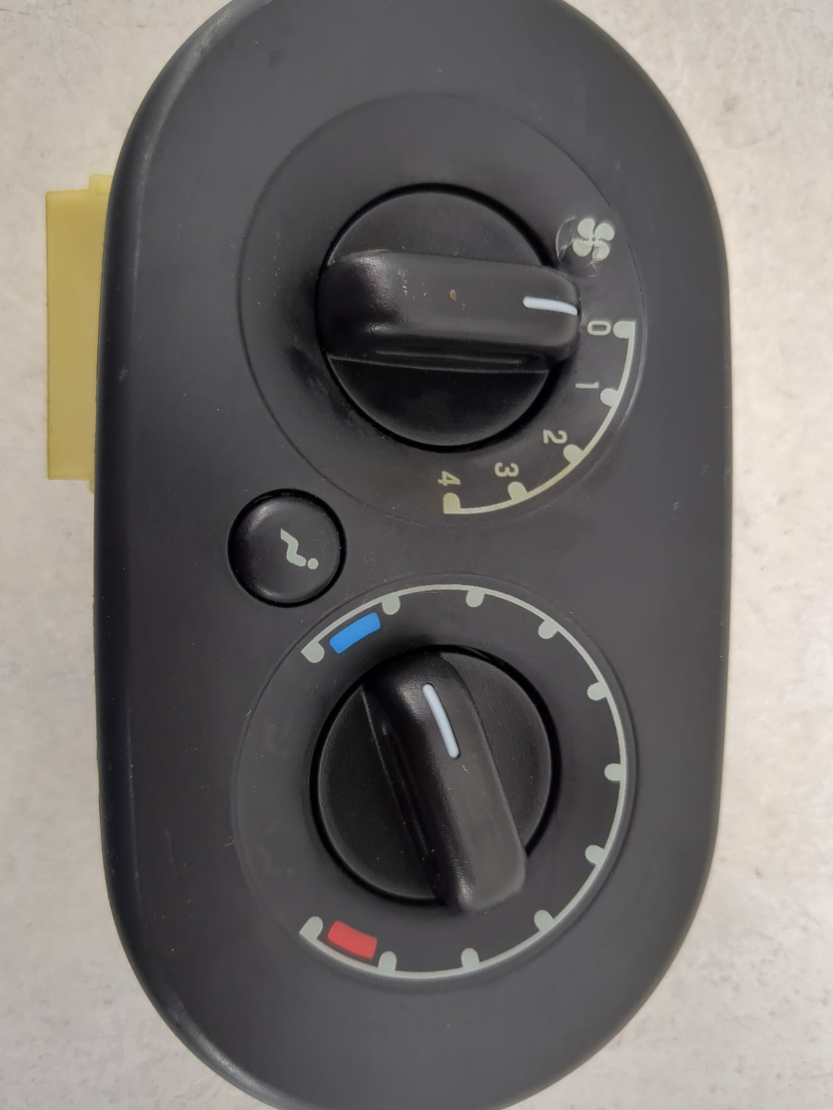 2002-2010 Mercury Mountaineer Climate Control Module Temperature AC/Heater Replacement Fits OEM Used Auto Parts - Oemusedaut