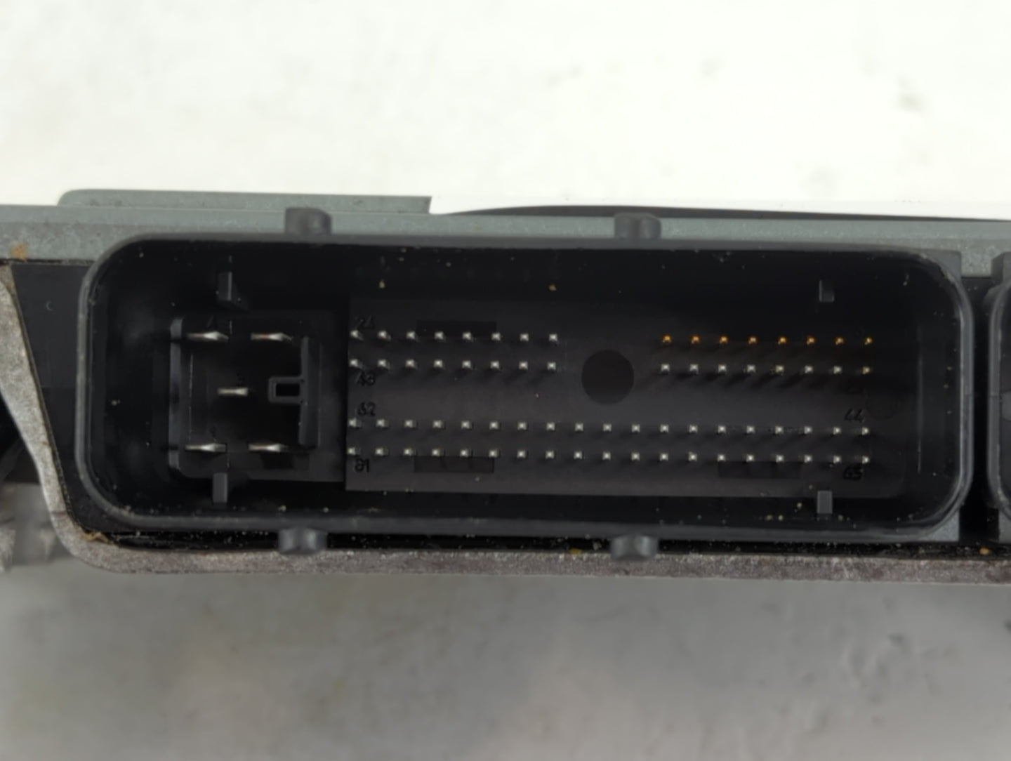 2007 Mini Cooper PCM Engine Control Computer ECU ECM PCU OEM P/N:1214-7553735-01 7 610 107, 7 563 732, 1214-7557395-01 Fits 