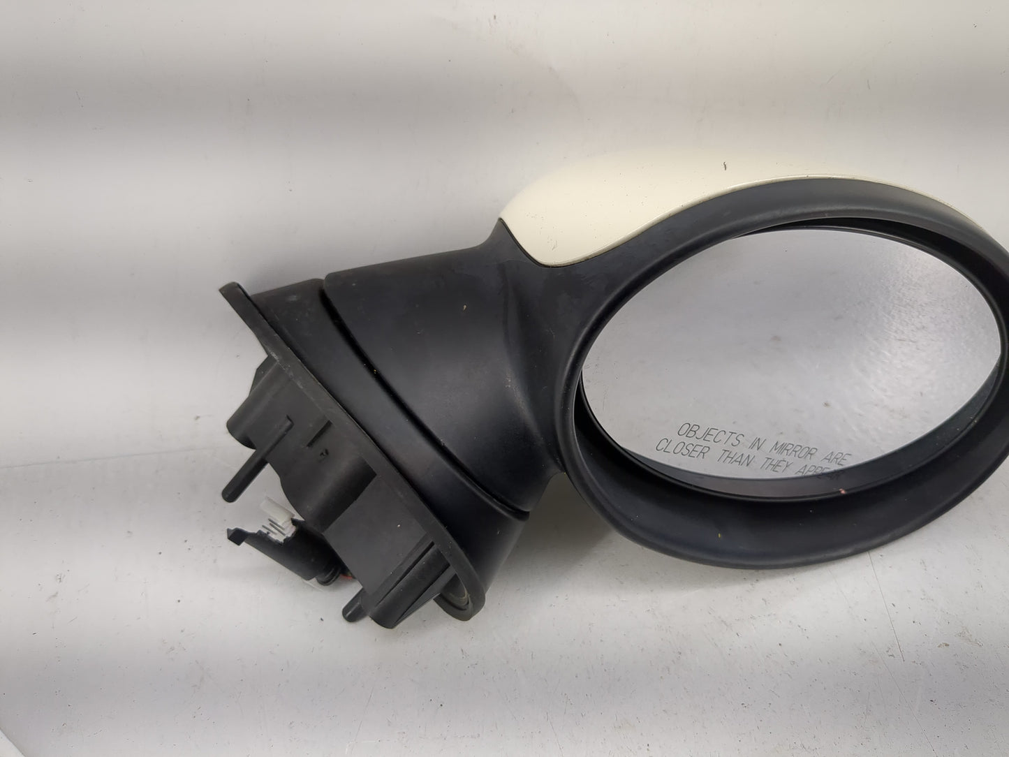 2007 Mini Cooper Side Mirror Replacement Passenger Right View Door Mirror Fits OEM Used Auto Parts - Oemusedautoparts1.com