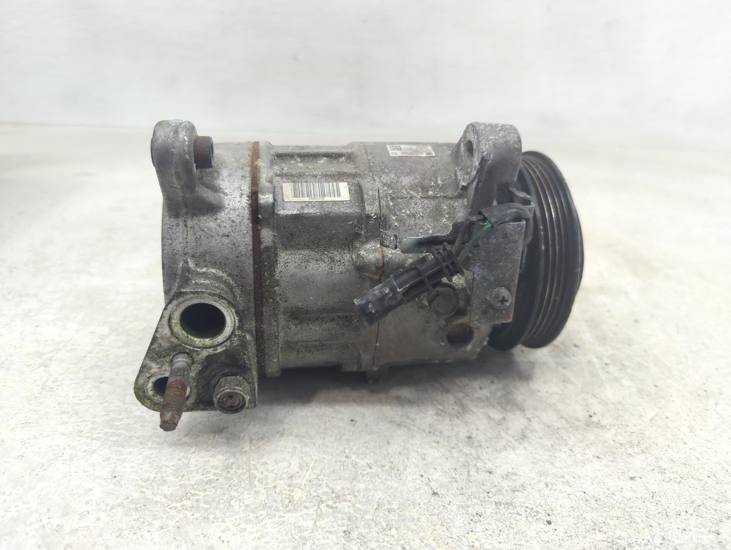 2007 Mini Cooper Alternator Generator Charging Assembly Engine Oem - Oemusedautoparts1.com
