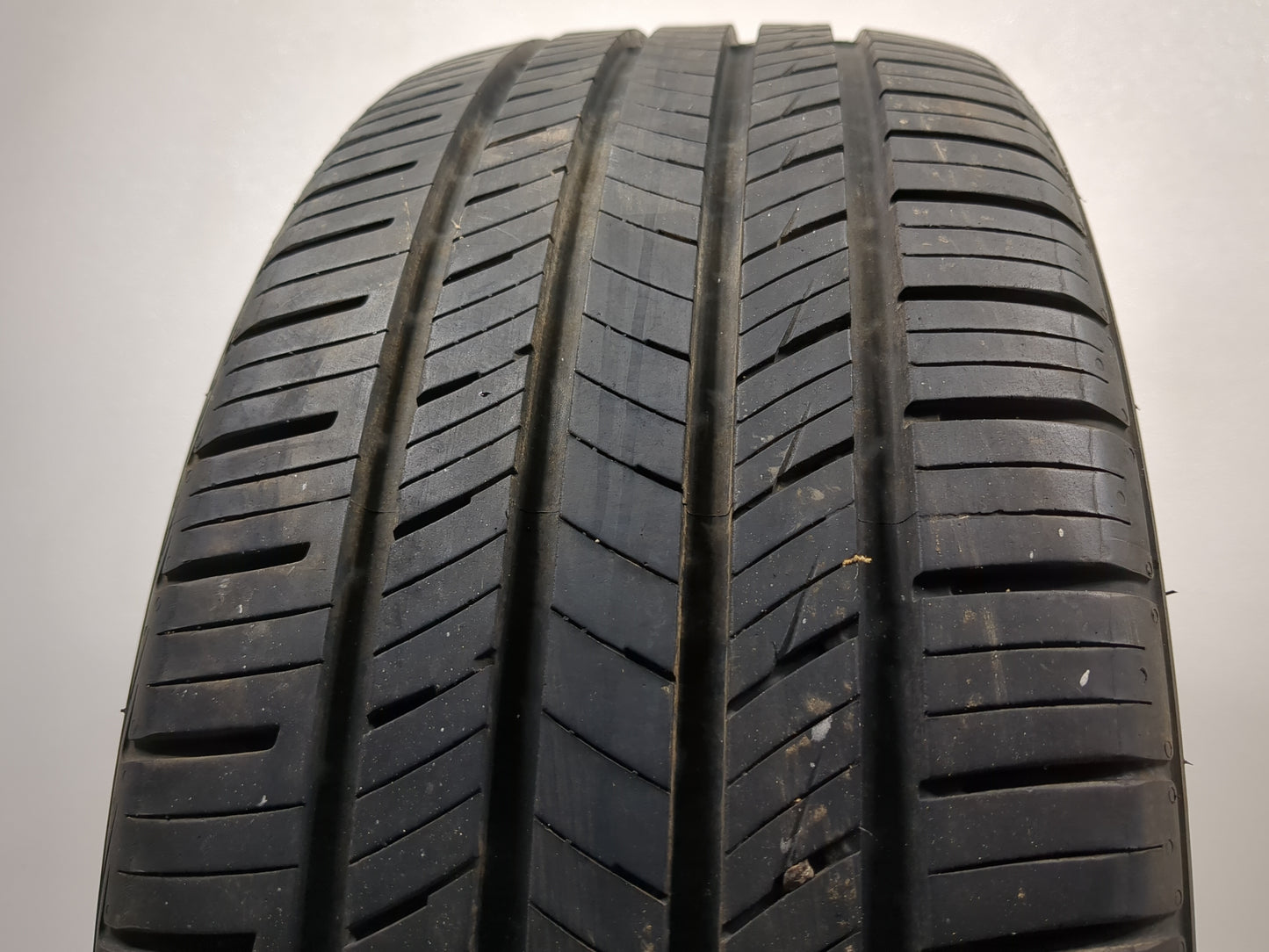 Used Tire 205/45R17 IRONHEAD VENGEANCE UHP 88W - Tread Depth 7/32 - Oemusedautoparts1.com