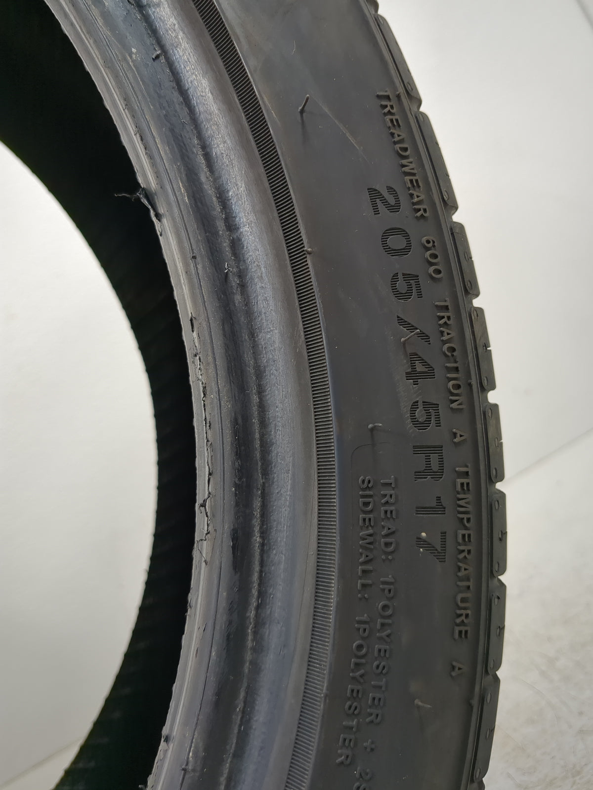 Used Tire 205/45R17 IRONHEAD VENGEANCE UHP 88W - Tread Depth 7/32 - Oemusedautoparts1.com