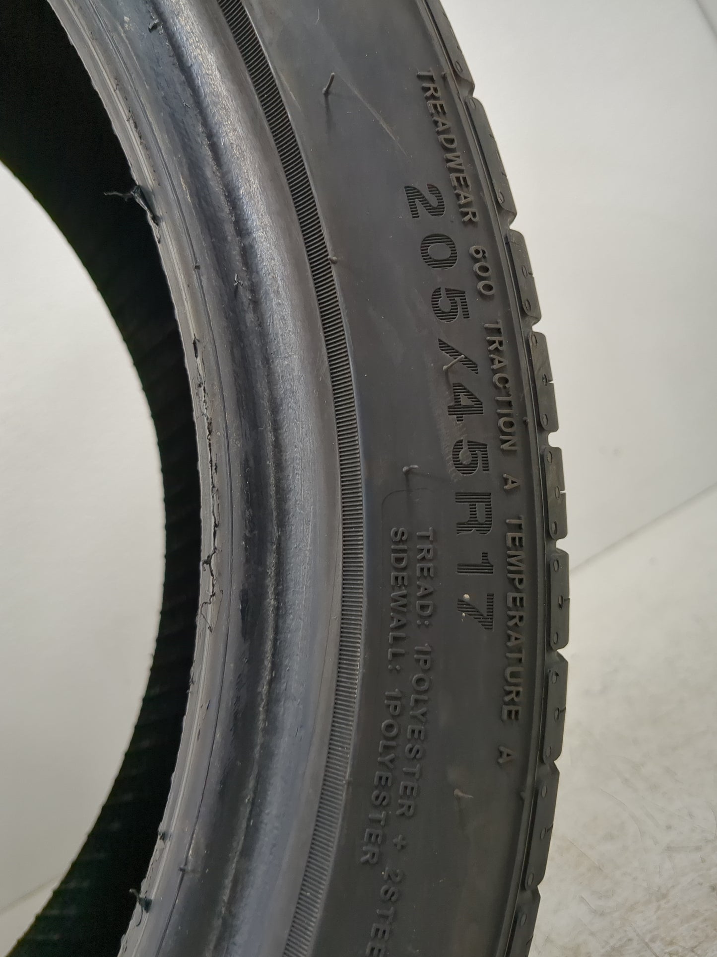 Used Tire 205/45R17 IRONHEAD VENGEANCE UHP 88W - Tread Depth 7/32 - Oemusedautoparts1.com