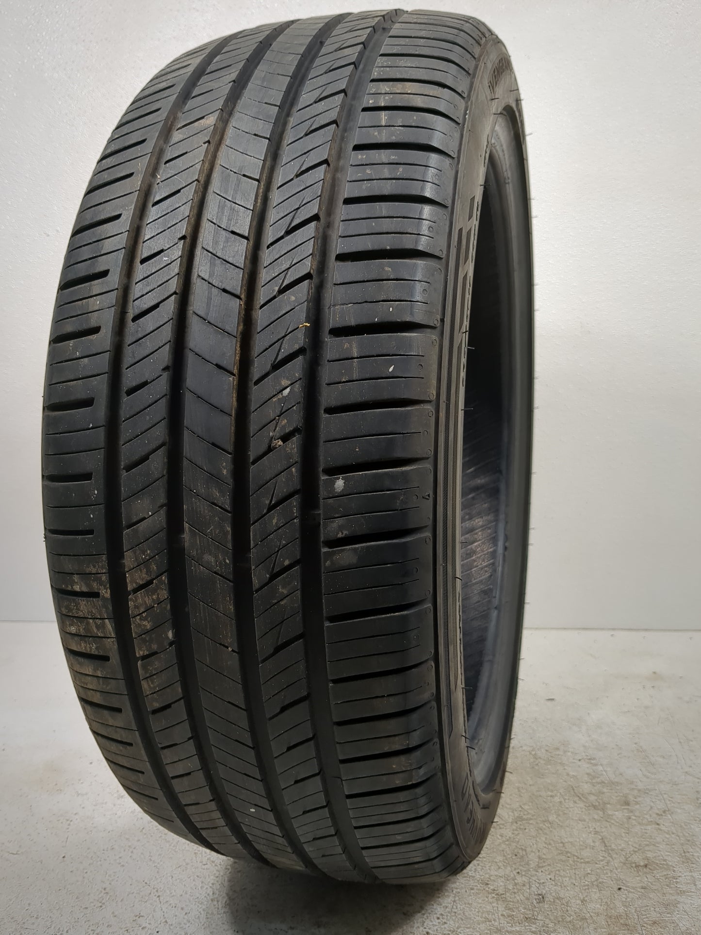 Used Tire 205/45R17 IRONHEAD VENGEANCE UHP 88W - Tread Depth 7/32 - Oemusedautoparts1.com