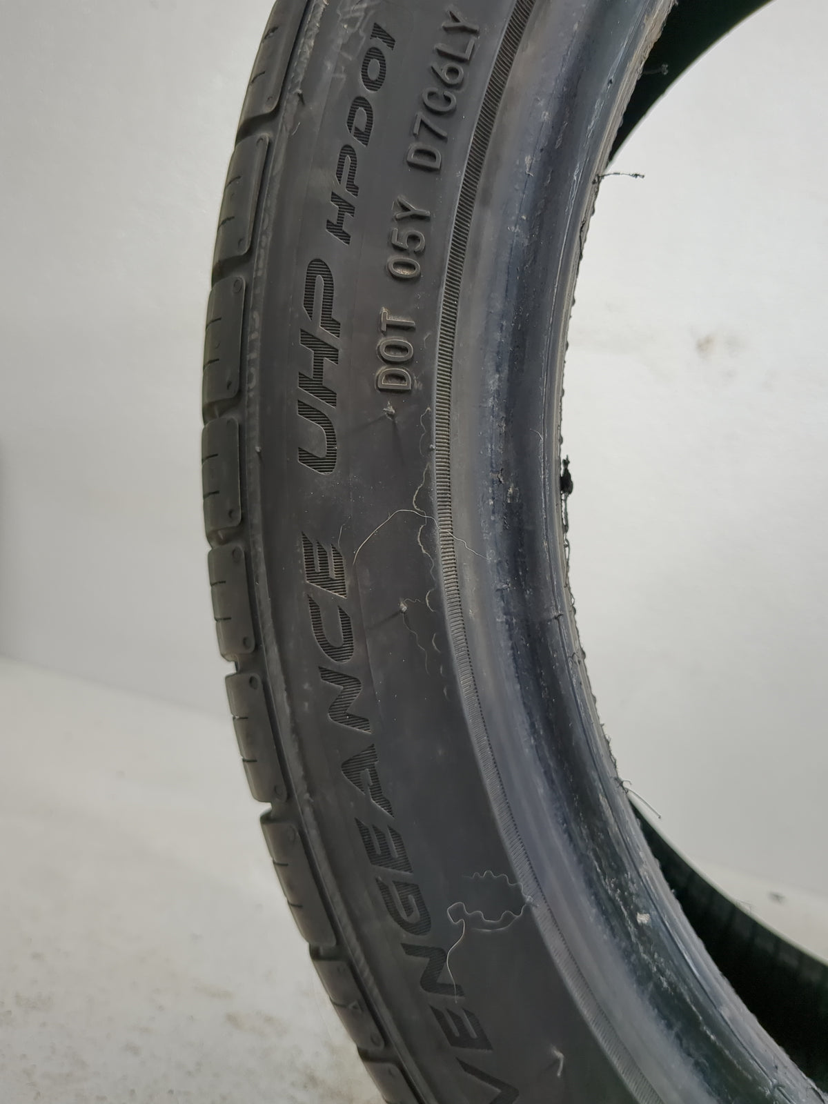 Used Tire 205/45R17 IRONHEAD VENGEANCE UHP 88Y - Tread Depth 7/32 - Oemusedautoparts1.com