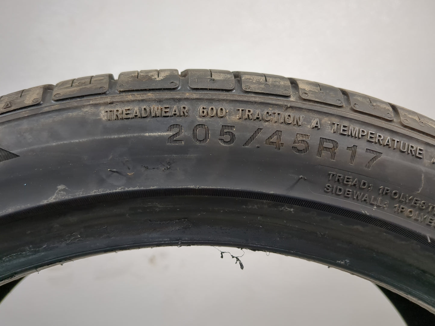 Used Tire 205/45R17 IRONHEAD VENGEANCE UHP 88Y - Tread Depth 7/32 - Oemusedautoparts1.com