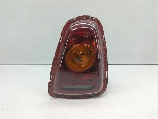 2007 Mini Cooper Tail Light Assembly Passenger Right OEM P/N:2757012 2757010, 2753626, 2751308 Fits OEM Used Auto Parts - Oe
