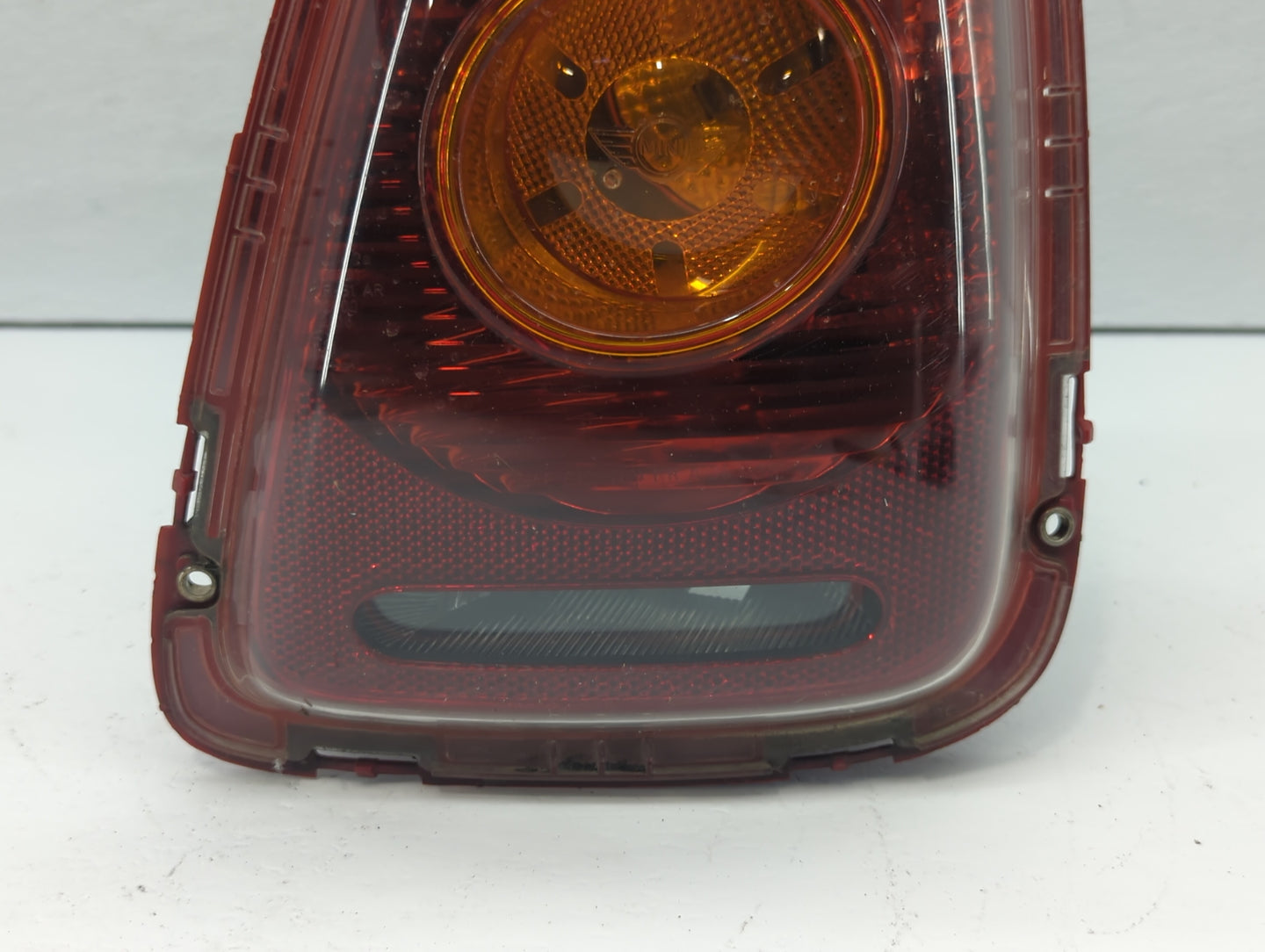 2007 Mini Cooper Tail Light Assembly Passenger Right OEM P/N:2757012 2757010, 2753626, 2751308 Fits OEM Used Auto Parts - Oe