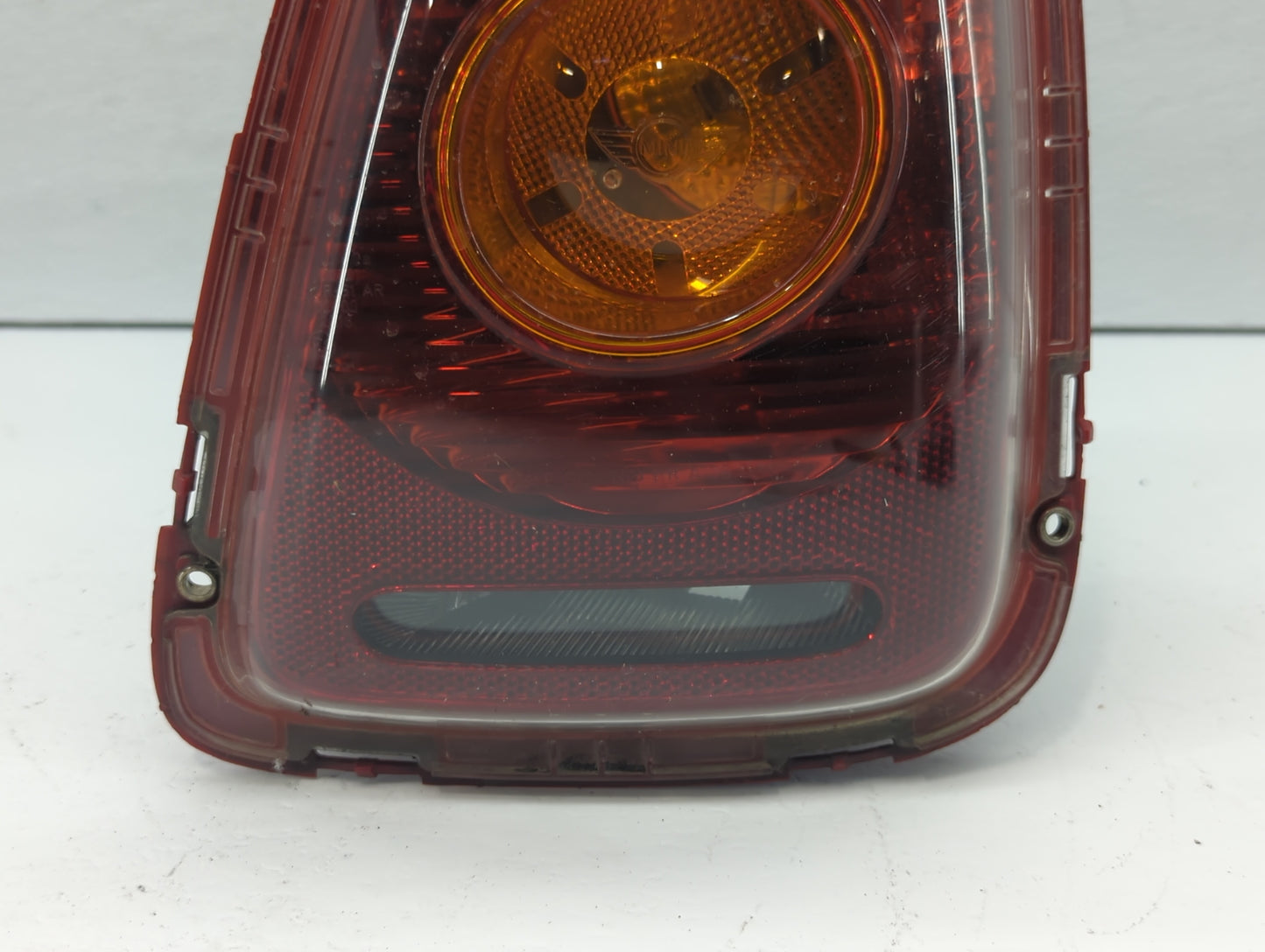 2007 Mini Cooper Tail Light Assembly Passenger Right OEM P/N:2757012 2757010, 2753626, 2751308 Fits OEM Used Auto Parts - Oe