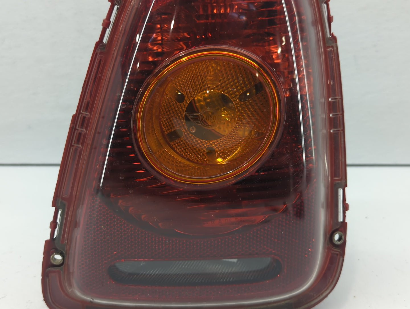 2007 Mini Cooper Tail Light Assembly Passenger Right OEM P/N:2757012 2757010, 2753626, 2751308 Fits OEM Used Auto Parts - Oe