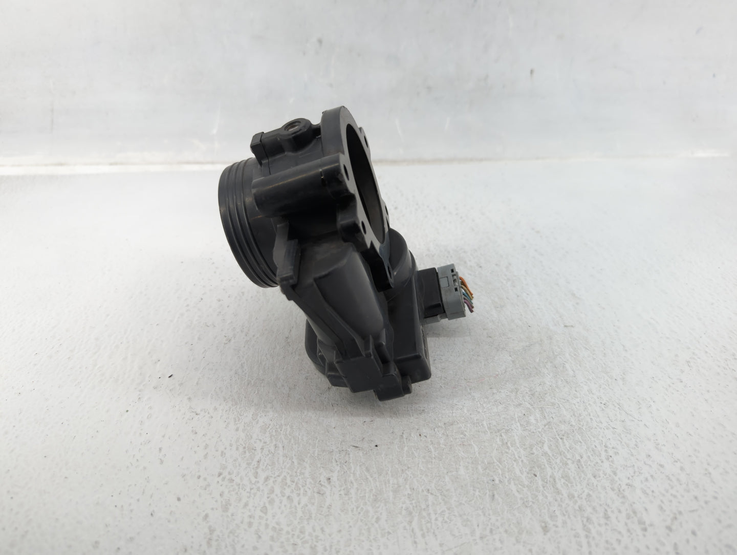 2007 Mini Cooper Throttle Body P/N:7574379 80-01 2C53252208 Fits OEM Used Auto Parts - Oemusedautoparts1.com