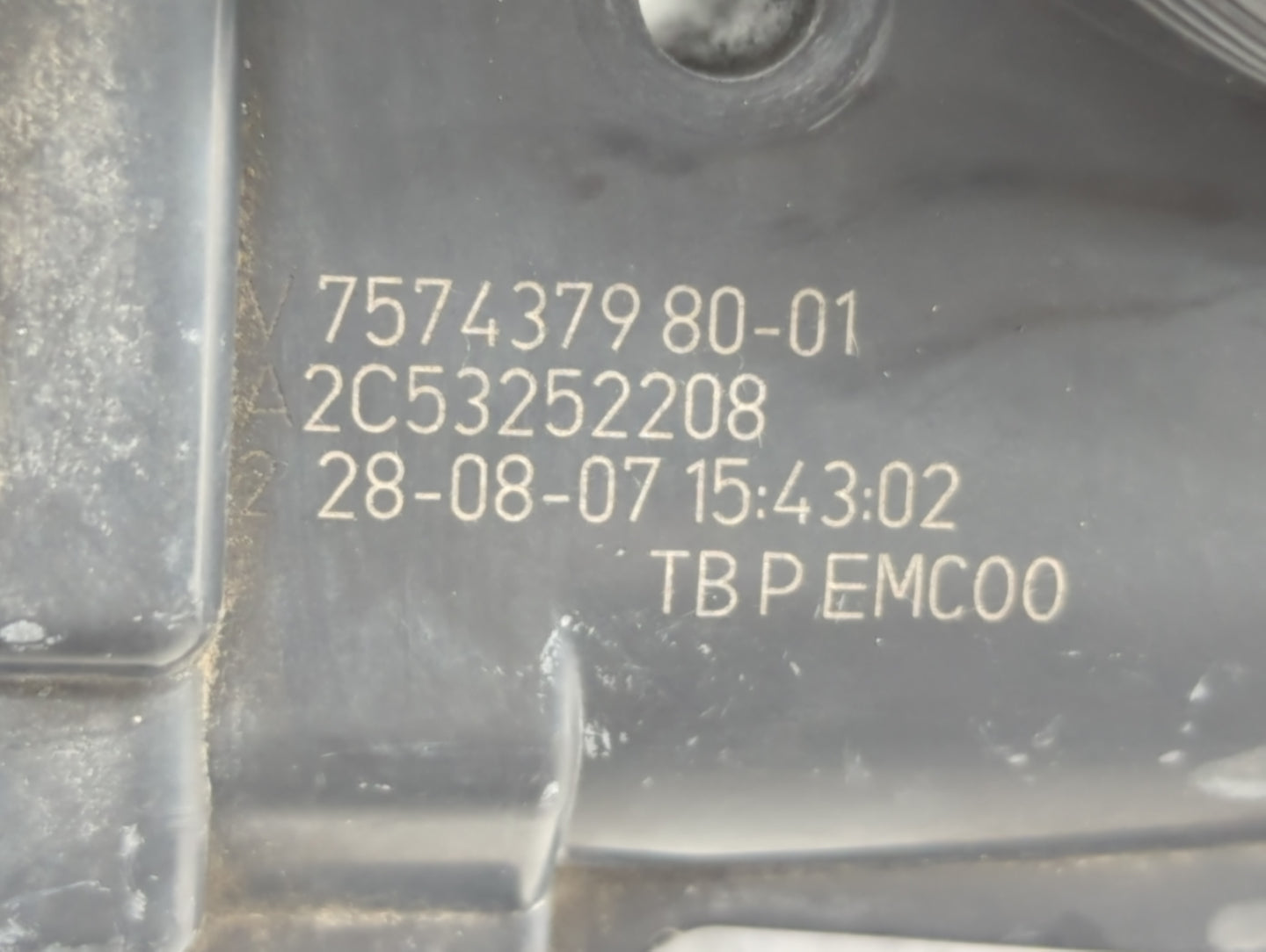 2007 Mini Cooper Throttle Body P/N:7574379 80-01 2C53252208 Fits OEM Used Auto Parts - Oemusedautoparts1.com