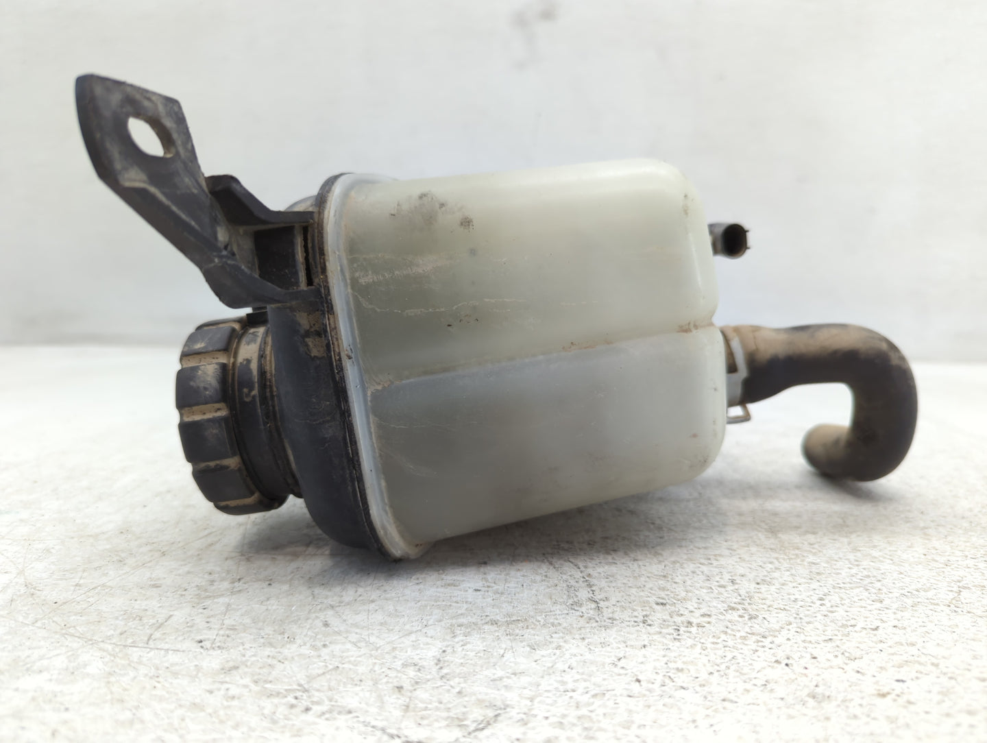 2007 Mini Cooper Windshield Washer Fluid Reservoir Bottle Oem - Oemusedautoparts1.com