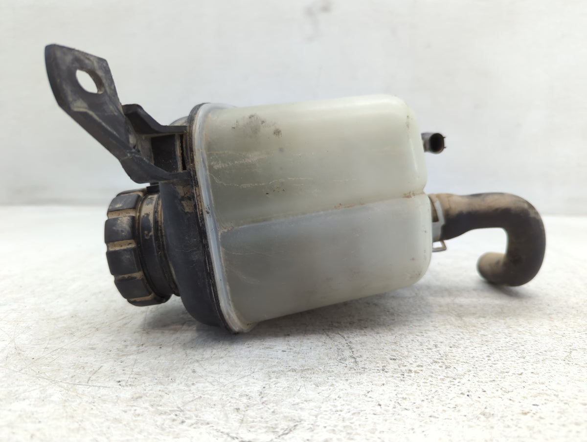 2007 Mini Cooper Windshield Washer Fluid Reservoir Bottle 683091 - Oemusedautoparts1.com