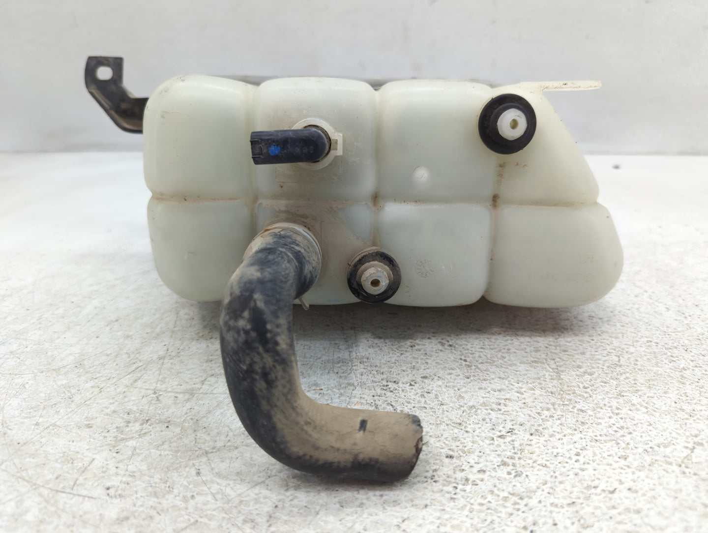 2007 Mini Cooper Windshield Washer Fluid Reservoir Bottle Oem - Oemusedautoparts1.com