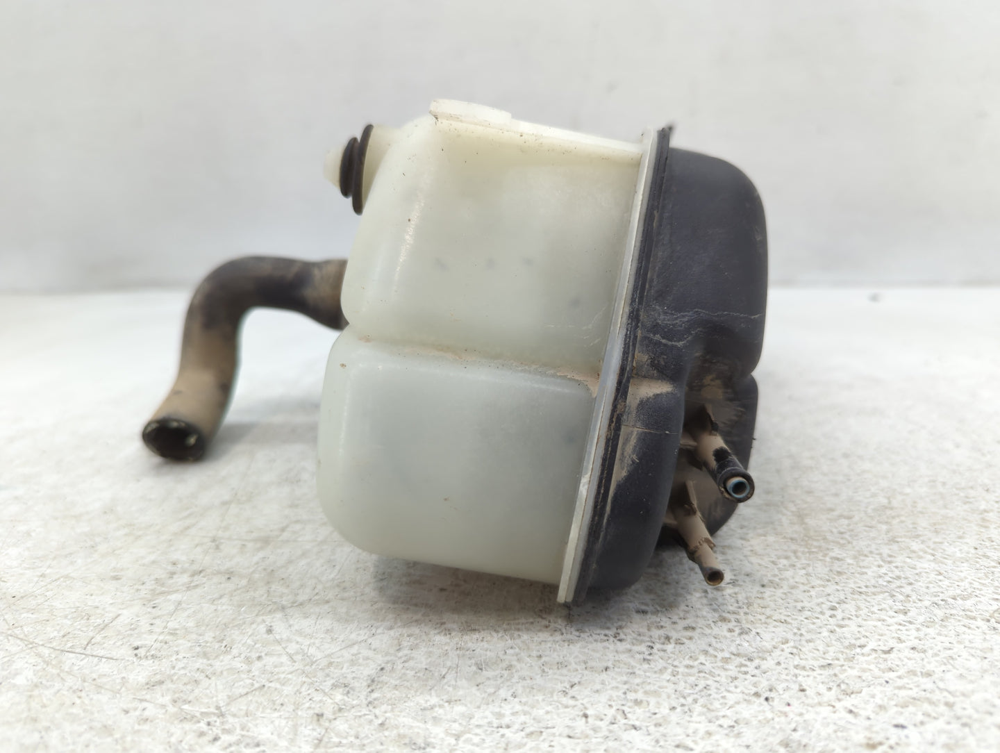 2007 Mini Cooper Windshield Washer Fluid Reservoir Bottle Oem - Oemusedautoparts1.com