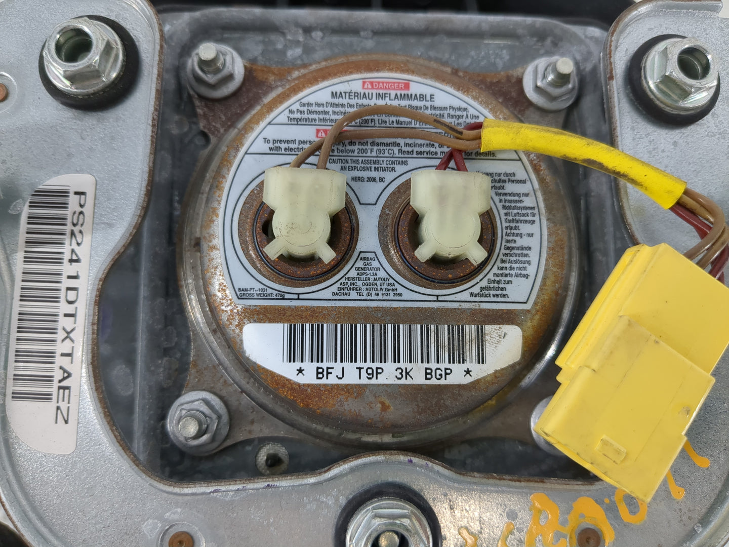 2007 Mitsubishi Eclipse Air Bag Driver Left Steering Wheel Mounted P/N:PS241DTXTAEZ Fits OEM Used Auto Parts - Oemusedautopa