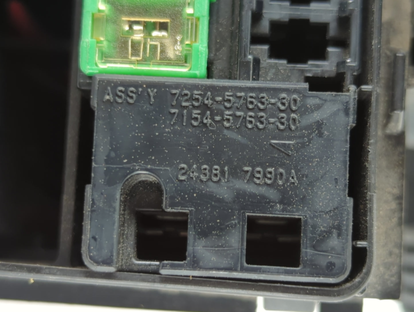 2007 Mitsubishi Eclipse Fusebox Fuse Box Panel Relay Module P/N:7154-5763-30 Fits OEM Used Auto Parts - Oemusedautoparts1.co