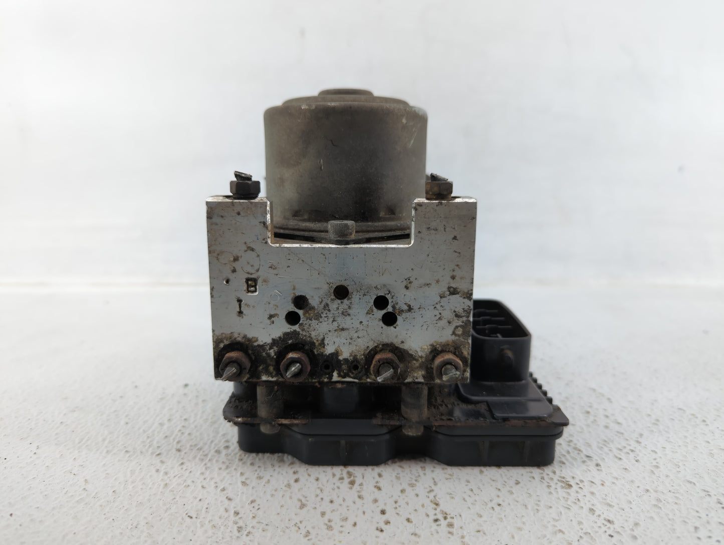 2010-2011 Mitsubishi Endeavor ABS Pump Control Module Replacement P/N:MN102094 Fits Fits 2010 2011 OEM Used Auto Parts - Oem