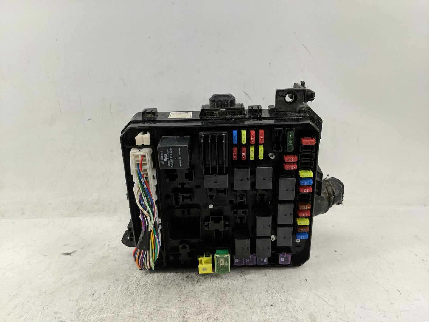 2007-2009 Mitsubishi Outlander Fusebox Fuse Box Panel Relay Module Fits Fits 2007 2008 2009 OEM Used Auto Parts - Oemusedaut