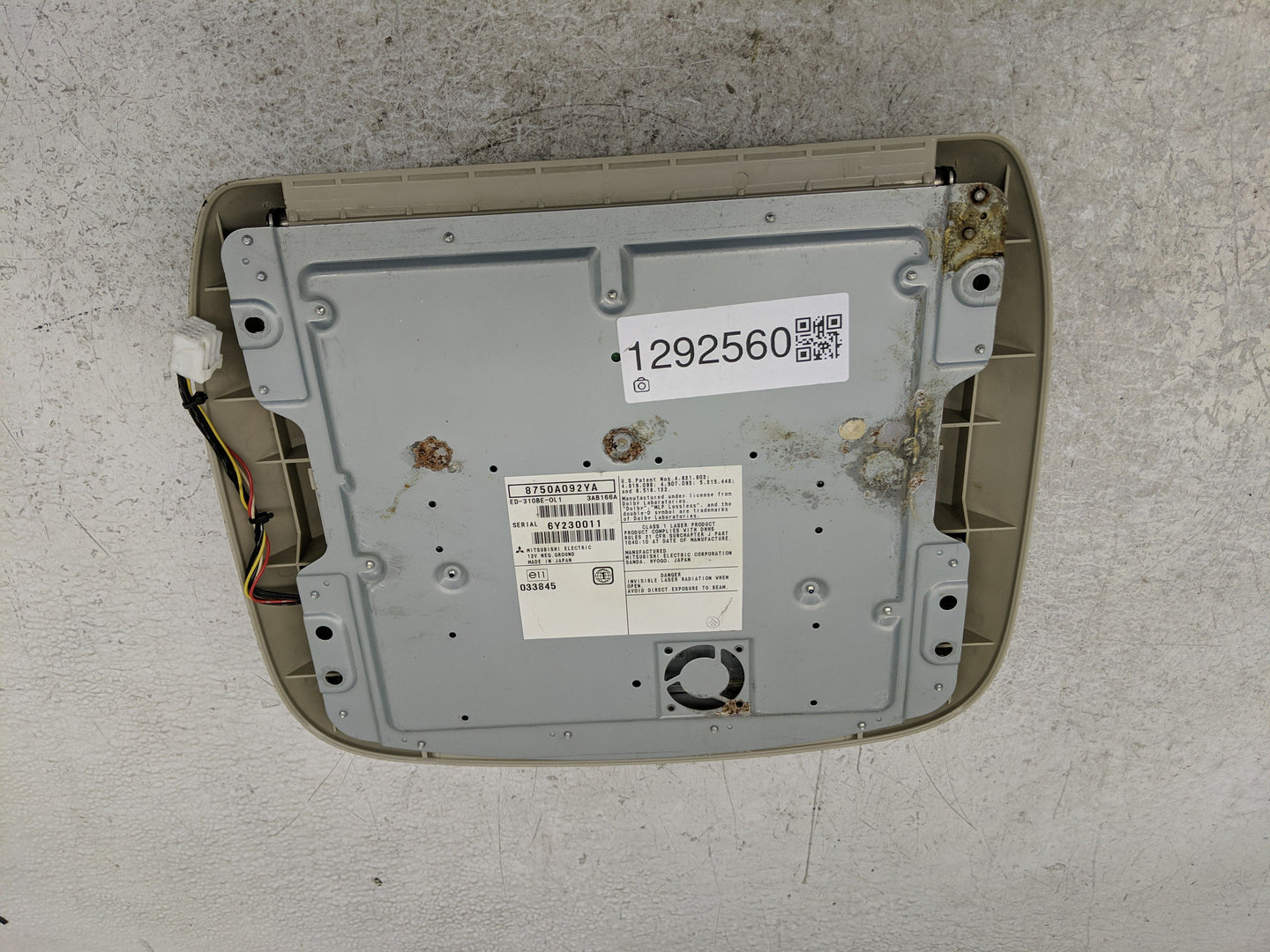 2007-2010 Mitsubishi Outlander Information Display Screen - Oemusedautoparts1.com