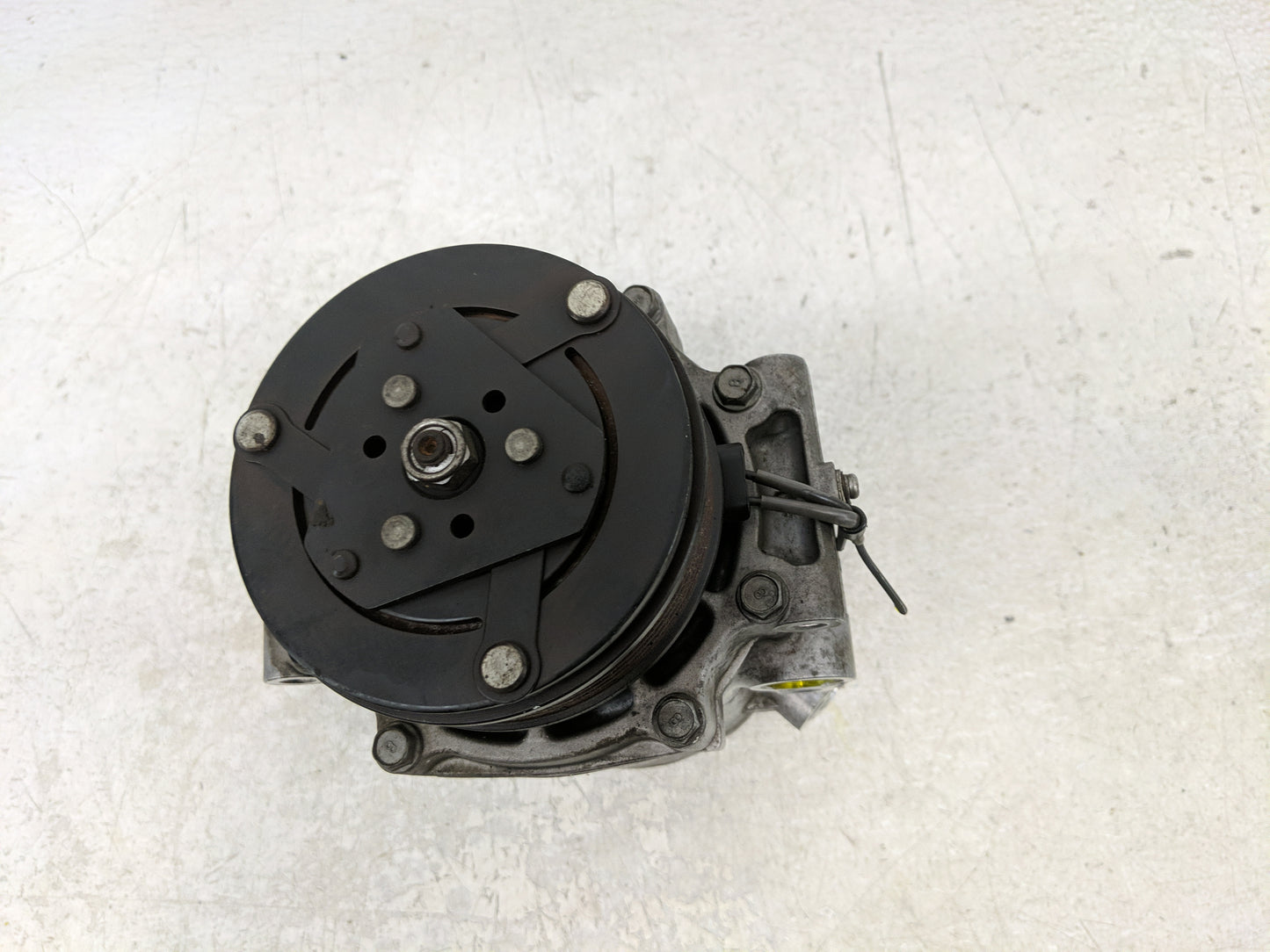 2007-2007 Mitsubishi Outlander Air Conditioning A/c Ac Compressor Oem - Oemusedautoparts1.com