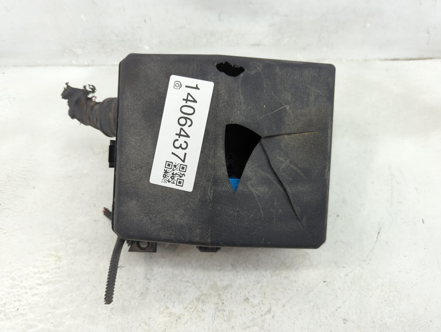 2007-2009 Mitsubishi Outlander Fusebox Fuse Box Panel Relay Module P/N:PR061-01000 Fits Fits 2007 2008 2009 OEM Used Auto Pa