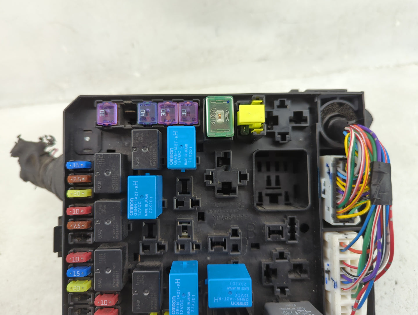 2007-2009 Mitsubishi Outlander Fusebox Fuse Box Panel Relay Module P/N:PR061-01000 Fits Fits 2007 2008 2009 OEM Used Auto Pa