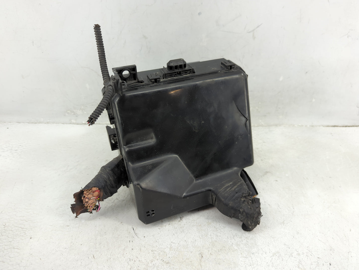 2007-2009 Mitsubishi Outlander Fusebox Fuse Box Panel Relay Module P/N:PR061-01000 Fits Fits 2007 2008 2009 OEM Used Auto Pa