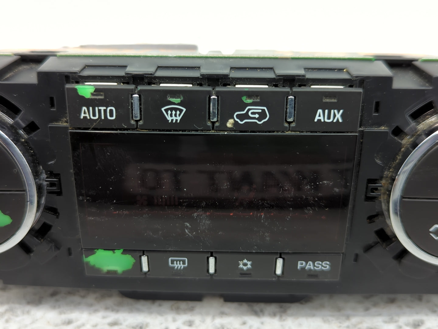 2007 Mitsubishi Outlander Climate Control Module Temperature AC/Heater Replacement P/N:25775005 Fits OEM Used Auto Parts - O