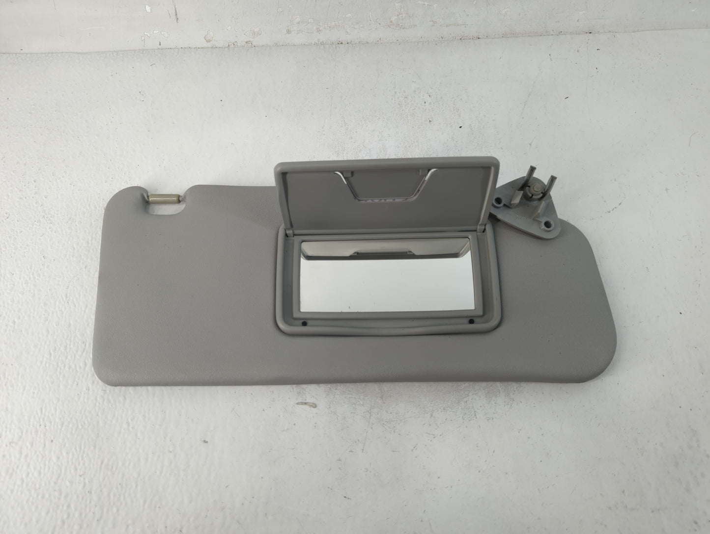 2007-2009 Mitsubishi Outlander Sun Visor Shade Replacement Driver Left Mirror Fits Fits 2007 2008 2009 OEM Used Auto Parts -