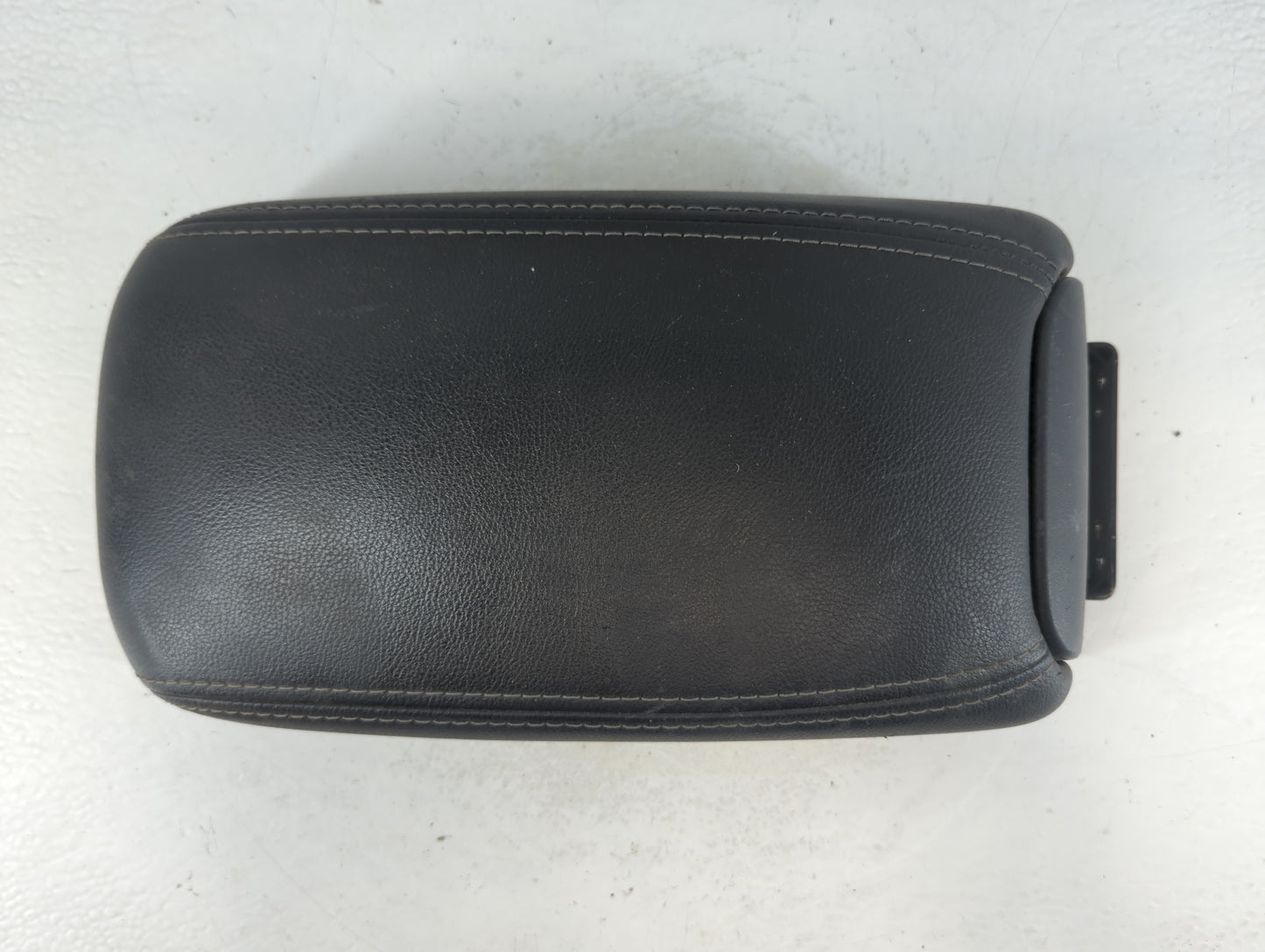2007-2009 Mitsubishi Outlander Center Console Armrest Cover Lid Fits Fits 2007 2008 2009 OEM Used Auto Parts - Oemusedautopa