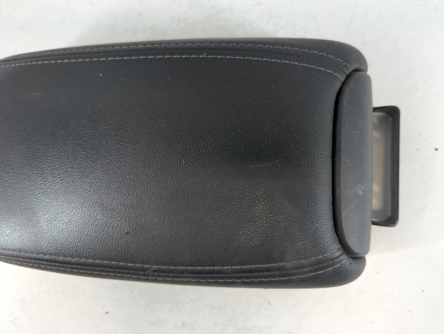 2007-2009 Mitsubishi Outlander Center Console Armrest Cover Lid Fits Fits 2007 2008 2009 OEM Used Auto Parts - Oemusedautopa