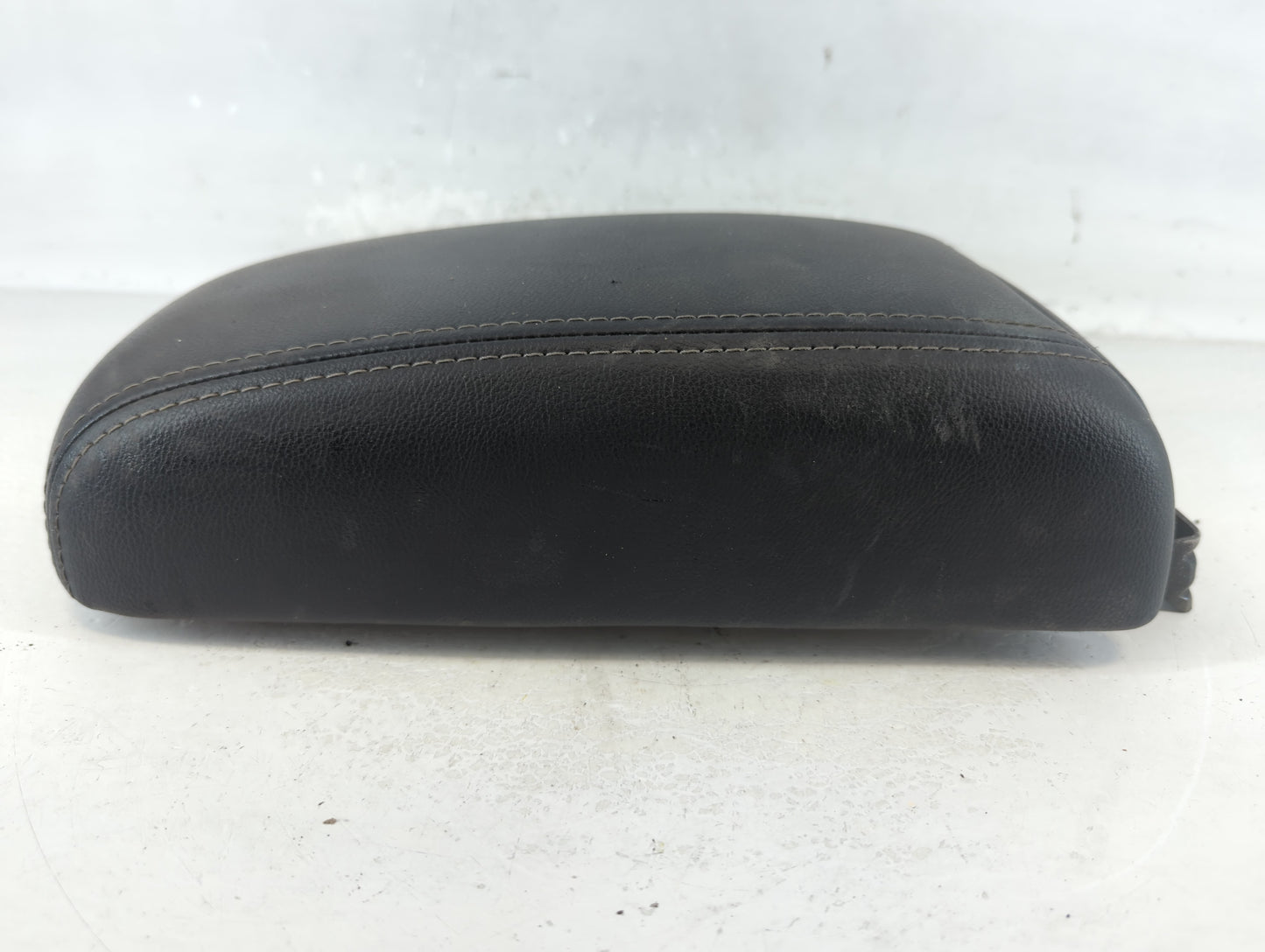 2007-2009 Mitsubishi Outlander Center Console Armrest Cover Lid Fits Fits 2007 2008 2009 OEM Used Auto Parts - Oemusedautopa