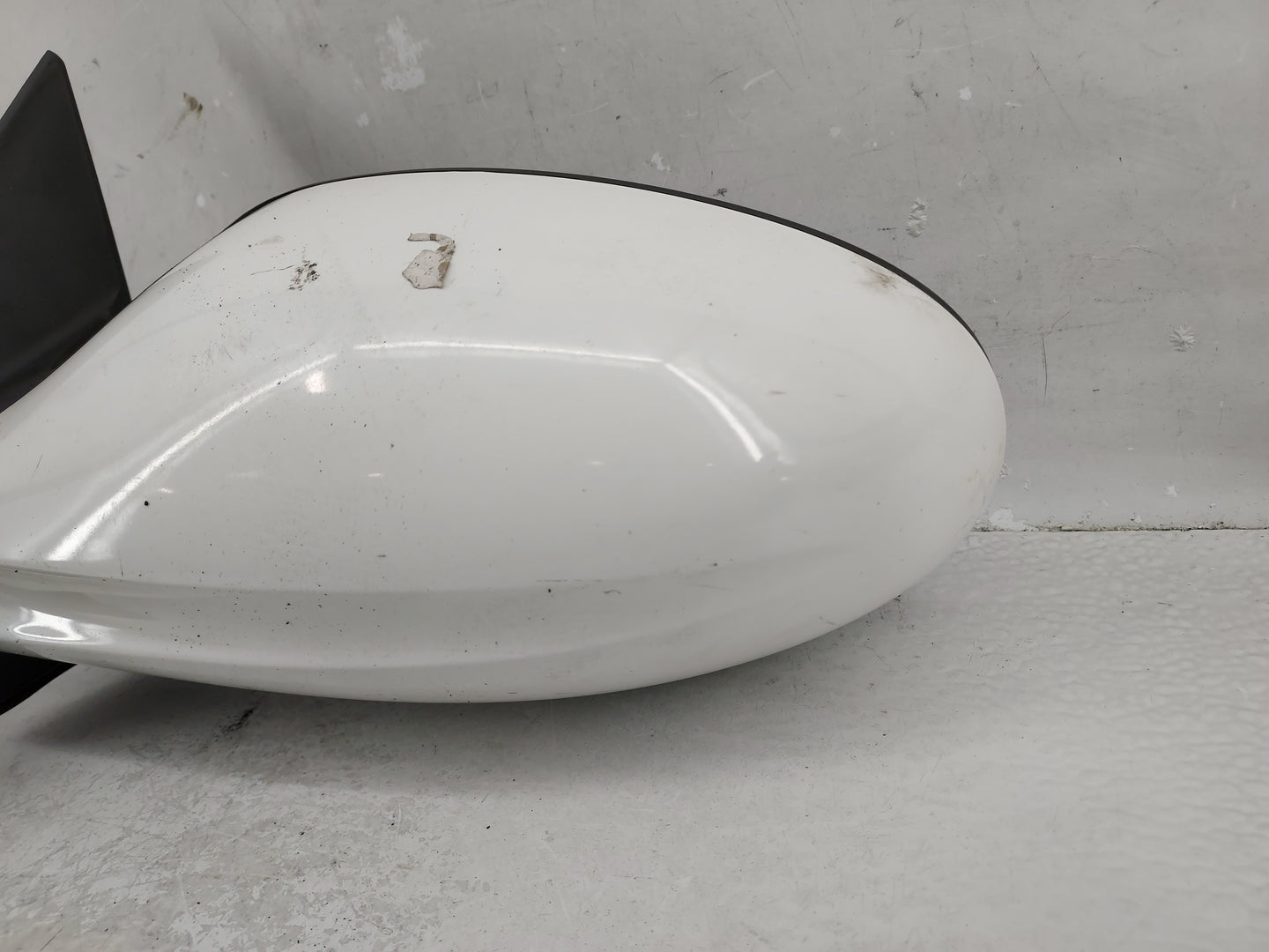 2007 Mitsubishi Outlander Driver Side View Mirror - Left Door Mirror OEM Used - Oemusedautoparts1.com