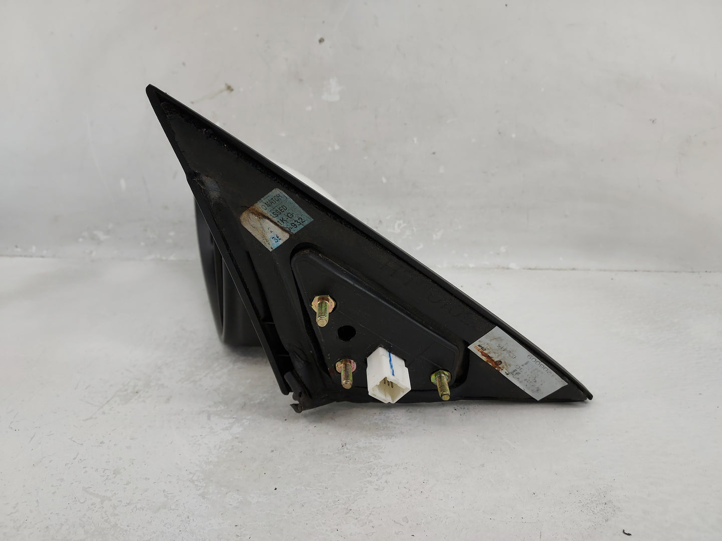 2007 Mitsubishi Outlander Driver Side View Mirror - Left Door Mirror OEM Used - Oemusedautoparts1.com