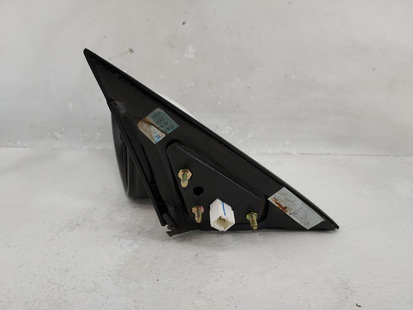 2007 Mitsubishi Outlander Driver Side View Mirror - Left Door Mirror OEM Used - Oemusedautoparts1.com